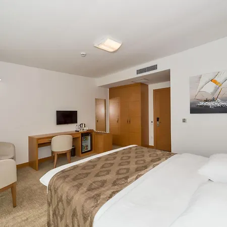 Palmiye Hotel Suites 4*